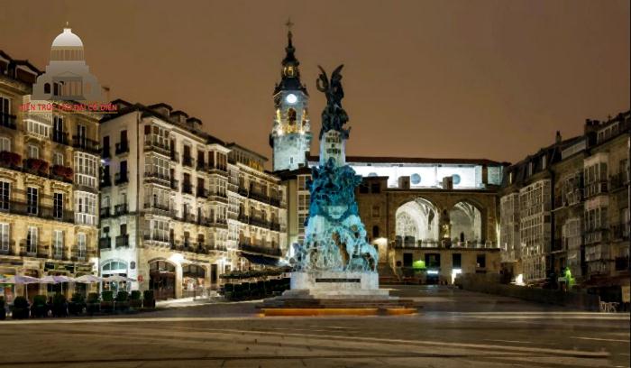 Kiến trúc Tây Ban Nha - Quảng Trường Virgen
